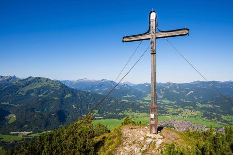Panorama from Schattenberg, 1692m, to Fellhorn, 2038m, and Soellereck, 1706m, and Freibergsee,