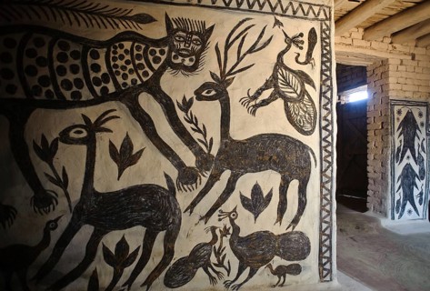 Khovar art (Hazaribagh district, Jharkhand, India) . The Sohraï and Khovar art are art forms