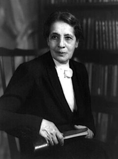 Lise Meitner portrait around 1940, USA Lise Meitner (7 or 17 November 1878 - 27 October 1968) was