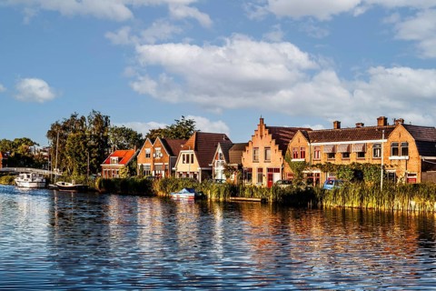 Walk along the Rotte, route from the modern city center to the green suburbs such as Hillegersberg