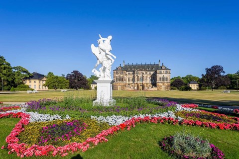 Sculpture in the Great Garden. Copy of, Time robs beauty, . The work of sculptor Andreas Klein