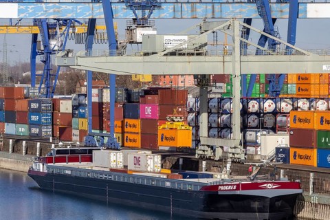 The port of Mannheim is one of the most important inland ports in Europe. The harbor basins stretch