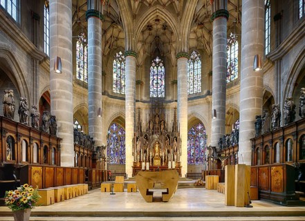 Interior view of choir room, altar, Heilig-Kreuz-Münster, Gmünder Münster, Schwäbisch Gmünd,
