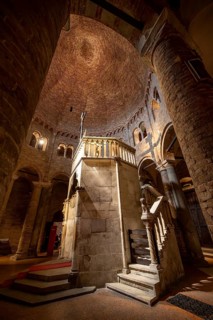 Basilica del Sepolcro with Replica of the Holy Sepulchre, Basilica Santuario Santo Stefano, Sette
