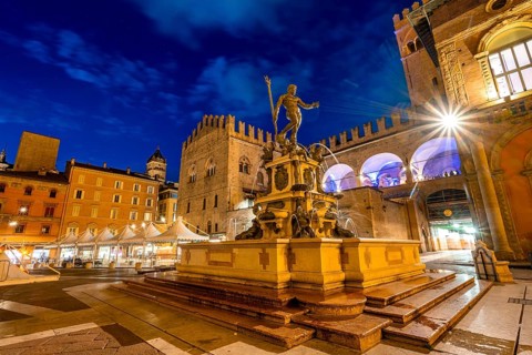 Illuminated Neptune Fountain and Palazzo del Podestà, Blue Hour, Piazza Maggiore, Old Town,