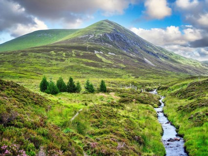 View of a Munro, Ben Wyvis, An Cabar mountain peak, stream, view from hiking trail, hiking, Easter