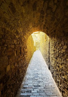 Hexengang, also known as Klapperhagen, a narrow and dark alley at the cathedral, Osnabrück, Lower