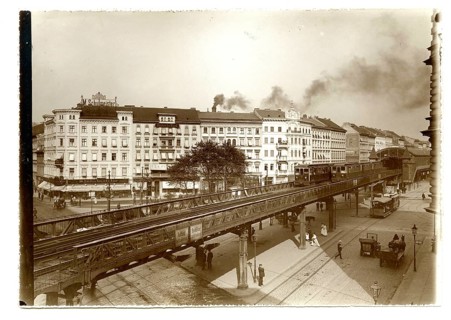Berlin, Kreuzberg, Kottbusser Tor, Hochbahn, Historische Hochbahn with smoking chimneys, surrounded