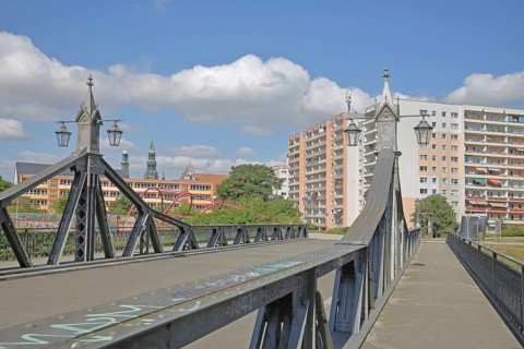 Paradise bridge over the Zwickauer Mulde, bridge railing, steel structure, cityscape, prefabricated