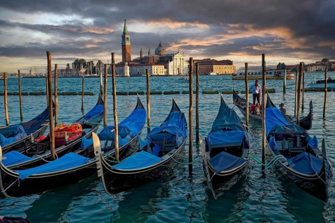 Gondolas overlooking Chiesa San Giorgio, Isola di San Giorgio Maggiore, evening atmosphere, Venice,
