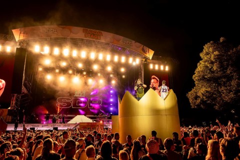 Singers Dag-Alexis Kopplin and Vincent Stein from the band SDP are crowned in the crowd at the