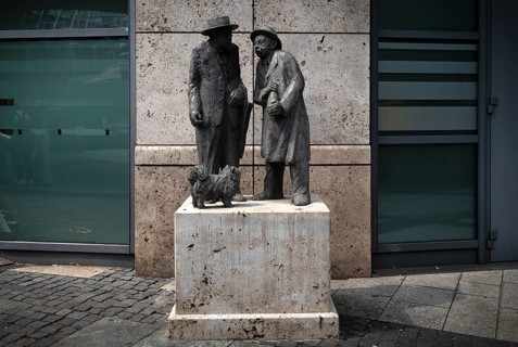 Sculpture, figures of the Swabian originals HAEBERLE and PFLEIDERER, former Friedrichsbau, L-Bank