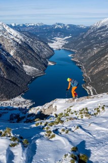 Ski tourer in winter, Bärenkopf, Karwendel, Achensee, Tyrol, Austria