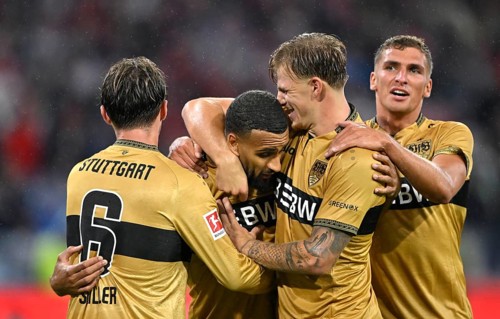 Goal celebrations: Josha Vagnoman, VfB Stuttgart (04), Yannik Keitel, VfB Stuttgart (05), Finn