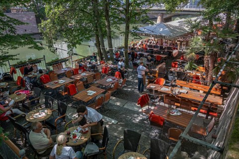 View of a beer garden with guests at Pegnitz, Nuremberg, Middle Franconia, Bavaria, Germany