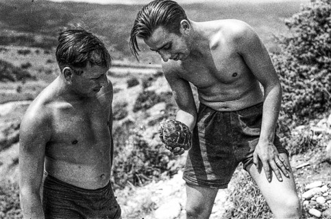 Historical aerial photograph, Faces of the Second World War, German Luftwaffe soldiers taking a