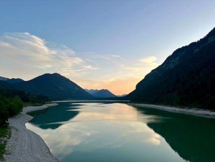 Sylvenstein Reservoir, Sylvenstein Reservoir at low tide in the evening light, Isarwinkel, Upper