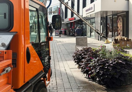 Ladog special vehicle with water tank for watering plants in the pedestrian zone of Osnabrück