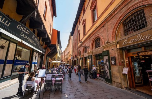 Restaurant in an alley, Quadrilatero market district, old town, Bologna, Emilia Romagna, Italy