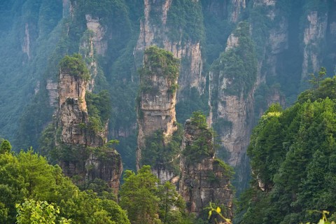 Panoramic view of the quartz sandstone pillars of the Tianzi Mountains in Zhangjiajie National