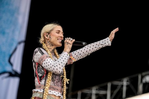 Julia Pettke alias dinghy live at the Superbloom Festival in Munich's Olympic Park on 29.08.2026