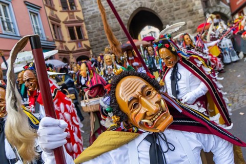 The highlight of the Swabian-Alemannic carnival is the fool's jump in Rottweil. Around 4000 fools