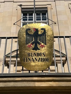 Golden sign with federal eagle, Bundesfinanzhof, Munich, Oberbärn, Bavaria, Germany