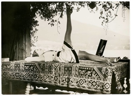 Olga Chekhowa, actress, German, Czech, relaxation, woman relaxing on a couch with raised leg,