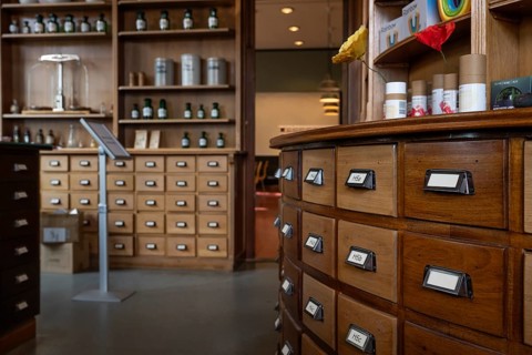 Cabinets with shelves and drawers, the Svaneapoteket (Swan Pharmacy) from 1907 at the