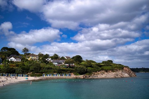 Swanpool Beach, sandy beach, behind villas, houses, beach huts, beach cabins, Falmouth Bay,