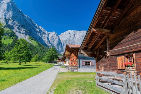 Traditional alpine hut on the Eng alp, Eng valley, Tyrol, Karwendel mountains, Austria