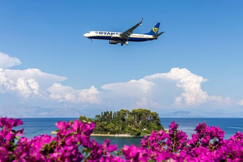 A Ryanair Boeing 737-800 aircraft with the license plate EI-EGC at Corfu airport, Greece