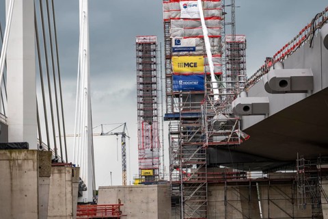 New construction of the second Neuenkamp motorway bridge of the A40, across the Rhine near