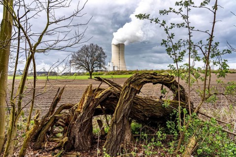 The UNIPER Datteln 4 coal-fired power plant, power plant block and cooling tower, fields, old