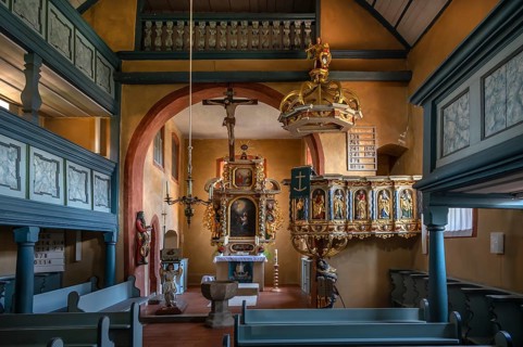 Altar of the church of St. Peter and Paul, pulpit around 1680, Ermreuth, Upper Franconia, Bavaria,