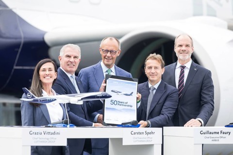 Grazia Vittadini (CTO of the Lufthansa Group), Carsten Spohr (CEO of the Lufthansa Group),