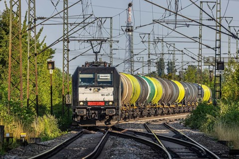 Freight train with tank car on the Schusterbahn, a bypass of Stuttgart Central Station. The route