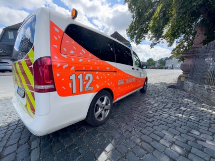Emergency services vehicle marked 112 Org. Manager, ORGL vehicle from Organizational Head of