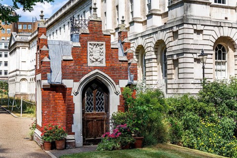 Ostler's Hut at Lincoln's Inn is a tiny nineteenth century lodge associated with the ostler who