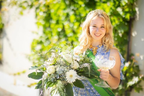 The new Saxon Wine Highnesses for 2026 and 2027. Luise Puhlmann is the new Saxon Wine Queen,