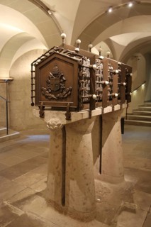 Shrine, crypt, interior view, Bonner Münster, Münsterplatz, Centre, Bonn, North Rhine-Westphalia,
