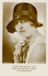 Poldi Schneider, hat maker, modist, Jewish, Vienna, black cylinder bell, fashion, portrait of an
