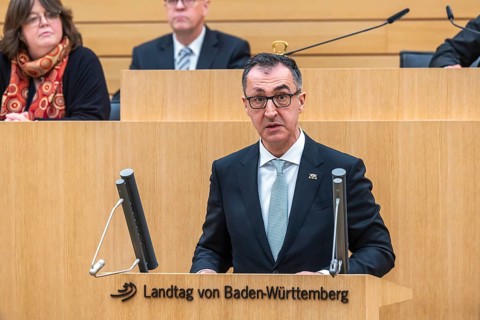 Cem Özdemir (Bündnis90-Die Grünen) at the lectern in the state parliament. He is the new Minister