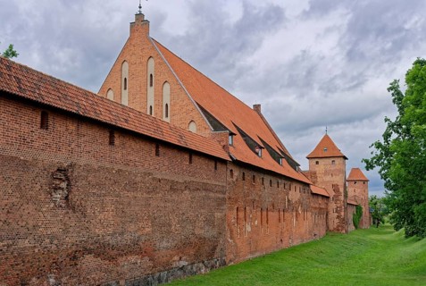 External fortifications of Malbork. The Malborku Castle, Zamek w Malborku, is a neo-Gothic lowland