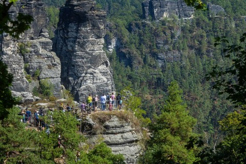 Tourists on Basteifelsen, queuing at Ferdinand view, Rathen, Saxony, Germany
