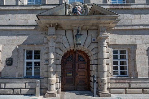 Main portal with Nuremberg's coat of arms, Baumeisterhaus, built in 1615 by builder Jakob Wolff the