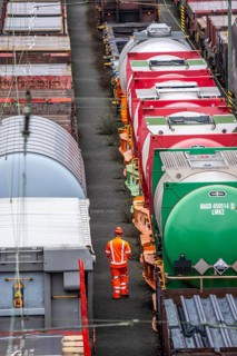 Shunters, check the assembled freight cars at the Hagen-Vorhalle marshalling yard, is one of the 9