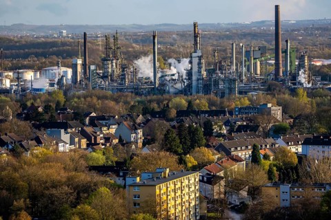 Ruhr Oel GmbH, BP Gelsenkirchen Refinery, in GE-Horst, production of products from mineral oil,