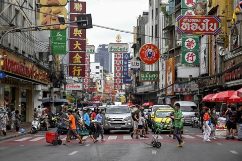 Street scene on Yaowarat Road, China Town, Chinese neighbourhood, Sampheng, Bangkok, Thailand