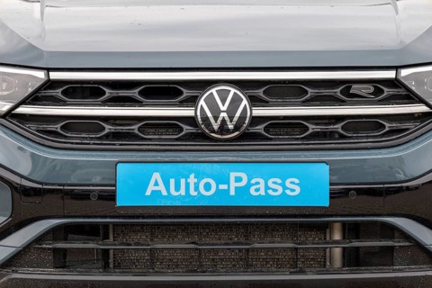 (Photo montage) New VW with the words AUTO-PASS on the license plate holder